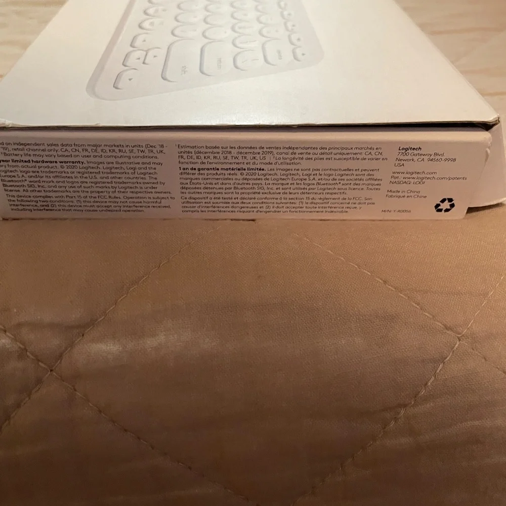 Logitech Bluetooth Keyboard and Mouse in white